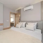 Penthouse Adela
