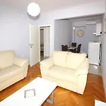 Apartments Dubreta - Two Bedroom Apartment With Balcony