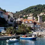 Apartment Mali Skoj - Two-Bedroom Apartment With Sea View