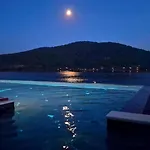 Villa Franka With Pool And Sea View