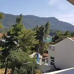 Vila Una