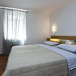 3 Bedroom Beautiful Home In Veli Iz