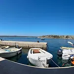 Danisacroatia