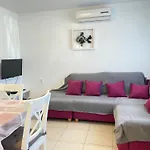 Apartments Mandre Vito