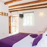 Cozy Home In Slano With Wifi