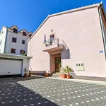 1 Bedroom Nice Apartment In Zadar