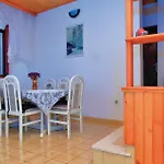Gorgeous Apartment In Prizba With House Sea View