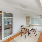 1 Bedroom Cozy Apartment In Vir