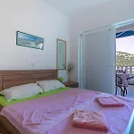 Beautiful Apartment In Klek With House Sea View