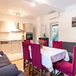 3 Bedroom Stunning Home In Modric
