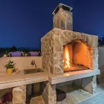 2 Bedroom Gorgeous Home In Privlaka-Sabunike