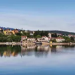 3 Bedroom Cozy Apartment In Maslenica