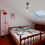 3 Bedroom Awesome Apartment In Lumbarda