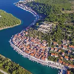 Stunning Home In Novigrad With House Sea View
