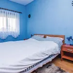 3 Bedroom Nice Home In Sikovo