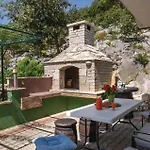 Cozy Home In Stasevica With Wifi