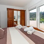 2 Bedroom Gorgeous Apartment In Ploce