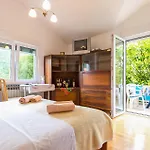 Gorgeous Home In Slivno With Wifi
