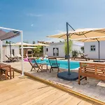 Pet Friendly Home In Petrcane With Wifi