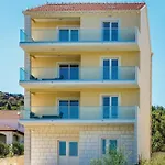 Amazing Apartment In Cavtat With Kitchen