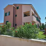 2 Bedroom Gorgeous Apartment In Privlaka