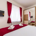 4 Bedroom Beautiful Home In Pridraga