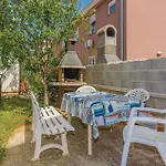 Lovely Apartment In Vir With Kitchen