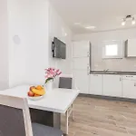 Awesome Apartment In Biograd Na Moru With Kitchen