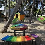 Apartmani Mare Domus, Mandre