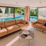 Stunning Home In Privlaka With Sauna