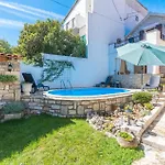 Gorgeous Home In Benkovac With Wifi