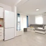 Gorgeous Apartment In Vrsi-Mulo With Wifi