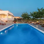 Cozy Home In Debeljak With Outdoor Swimming Pool