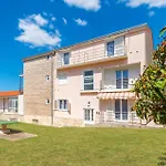 Amazing Apartment In Sveti Filip I Jakov W/