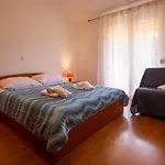 Apartments Den - 100 M From Sea