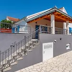 2 Bedroom Awesome Home In Maslenica