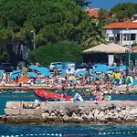 Beach Front Apartment In Sveti Filip I Jakov