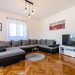 Apartment Mari