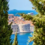 Cozy Apartment In Dubrovnik With House Sea View