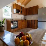 Cozy Home In Metkovic With Jacuzzi