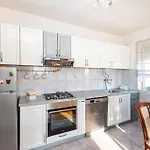 Lovely Apartment In Jasenice With Kitchen