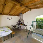 1 Bedroom Gorgeous Apartment In Petrcane