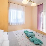 1 Bedroom Lovely Apartment In Razanac