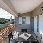 1 Bedroom Lovely Apartment In Razanac