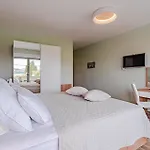 3 Bedroom Lovely Home In Sreser
