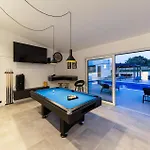 Nice Home In Razanac With Jacuzzi