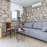 1 Bedroom Gorgeous Apartment In Blace