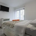 Cozy Apartment In Vir With Wifi