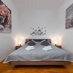 2 Bedroom Gorgeous Apartment In Privlaka