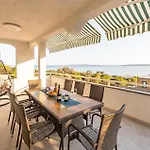 Lovely Home In Mandre With Kitchen